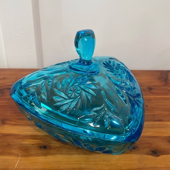 Vtg Hazel Atlas Capri Blue Glass Triangle Pinwheel Lidded Candy Dish - Picture 2 of 6